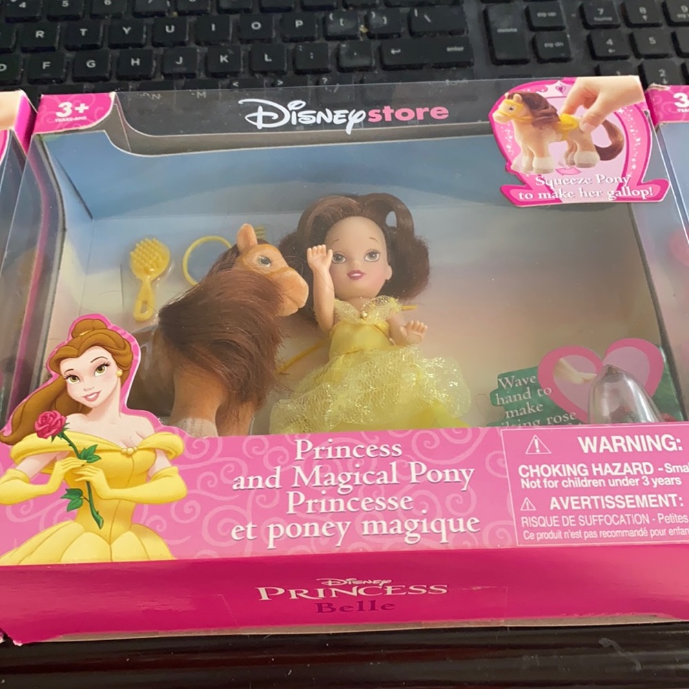 3 Disney princesses